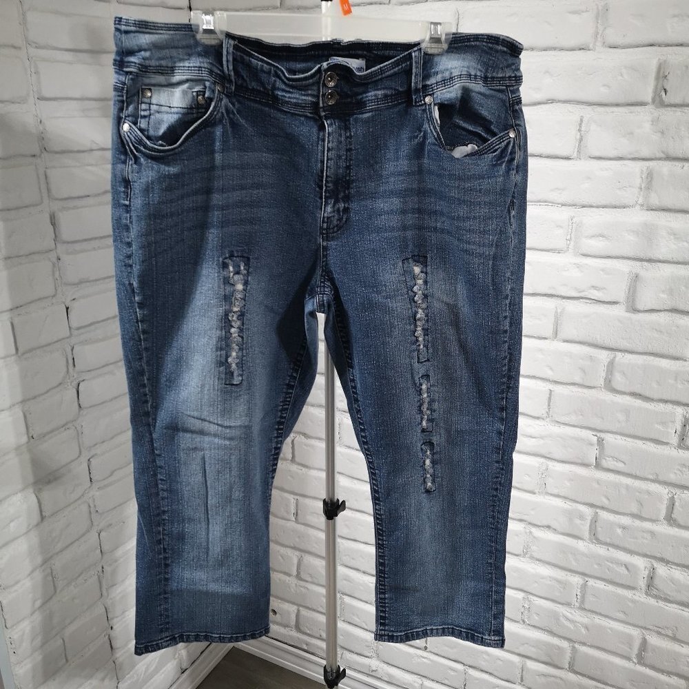 Blue Crush Plus Ladies Medium Wash Size 22 Distressed Blue Jeans